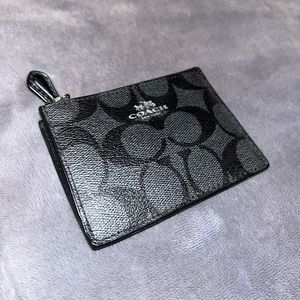 Coach Wallet, never used in great condition with tags!